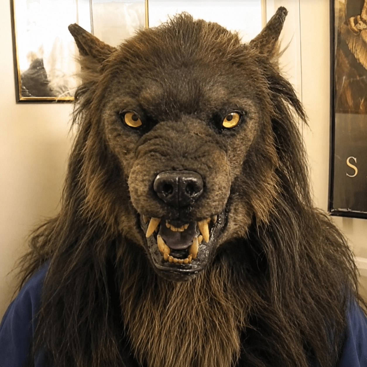 Wolf mask with movable jaw and ears
